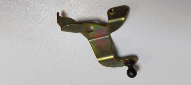 Regulierhebel vorn für Drosselklappenflansch BVF-Vergaser