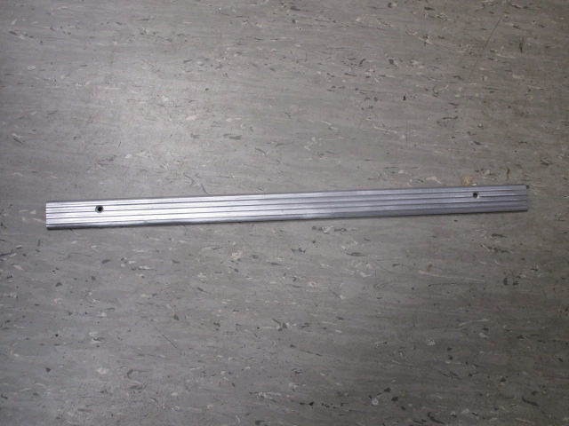 Alu-Einstiegsleiste für Wartburg-Tür hinten ( Tourist ), Länge 43 cm