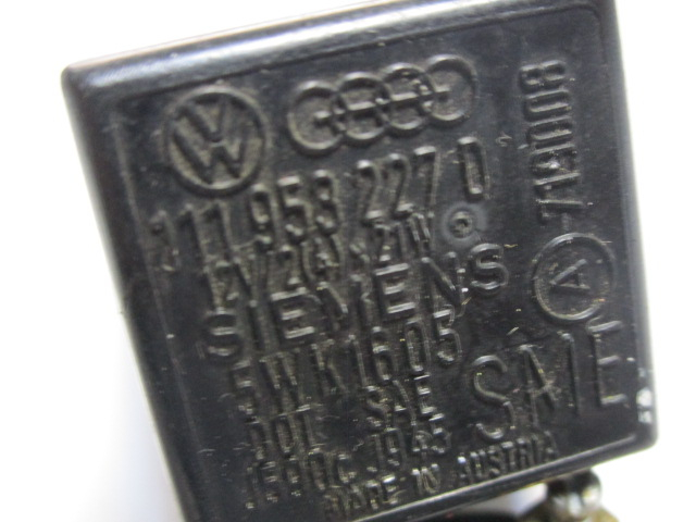Blinkgeber 12 V ( VW / Audi ) 111 953 227 0
