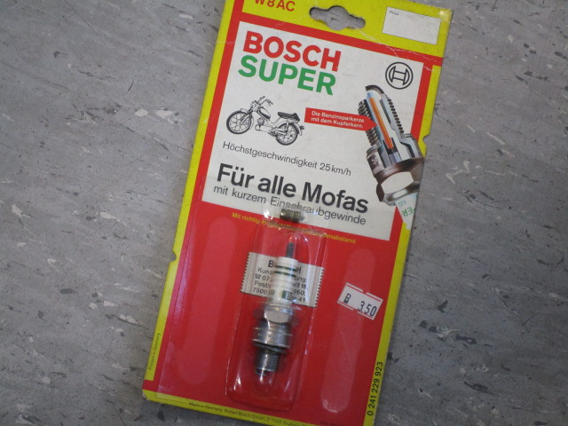 Bosch-Zündkerze für MOFA ( W8 AC )