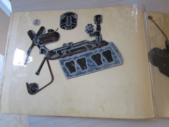 "Ford V8- Motor "