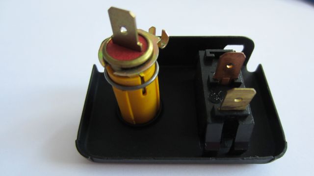 Kippschalter mit Kontroll-Leuchte, gelb