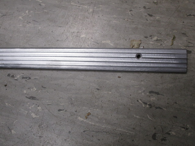 Alu-Einstiegsleiste für Wartburg-Tür hinten ( Tourist ), Länge 43 cm