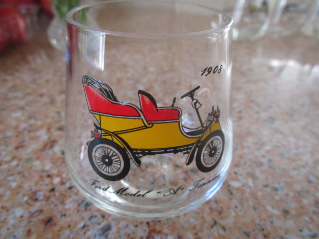 6 Stück Cognac-Schwenker mit Oldtimer-Fahrzeugen