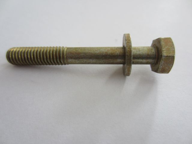 Kombischraube M 6 x 45 am Zylinderkopf, 4-Takt