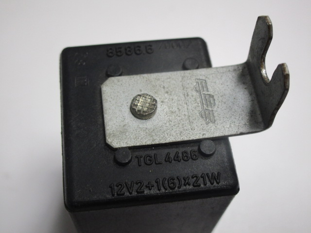 Blinkgeber 12 V, 2 + 1 (6 ) x 21 W  ( FER 8586.6 )