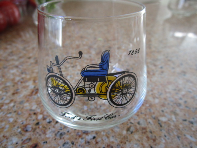 6 Stück Cognac-Schwenker mit Oldtimer-Fahrzeugen