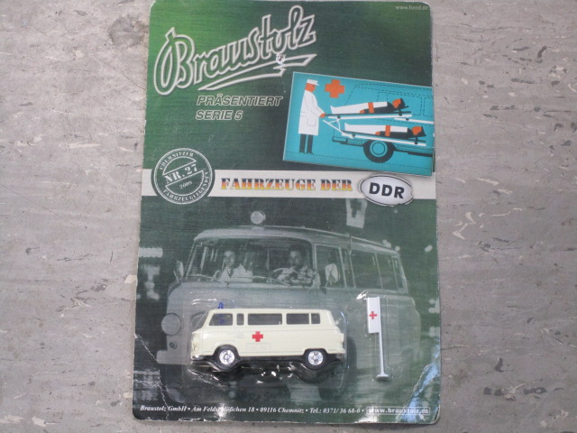 DDR-Fahrzeugmodell Barkas B1000, Krankenwagen, 1:43