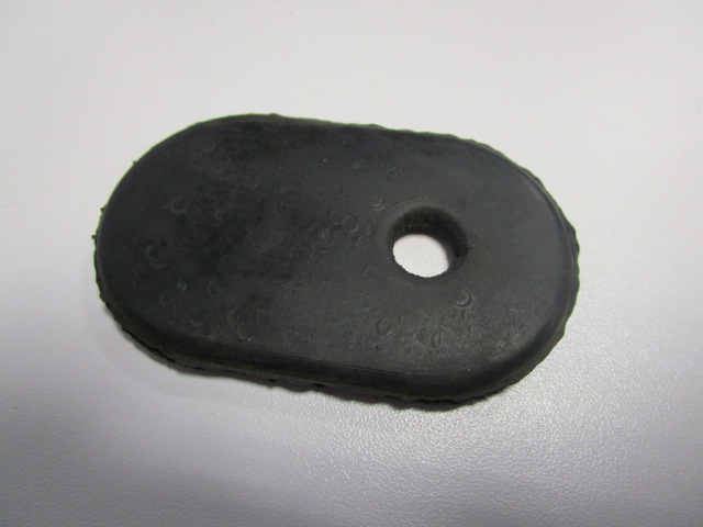 Spritzwanddurchführung Benzinhahn, Trabant