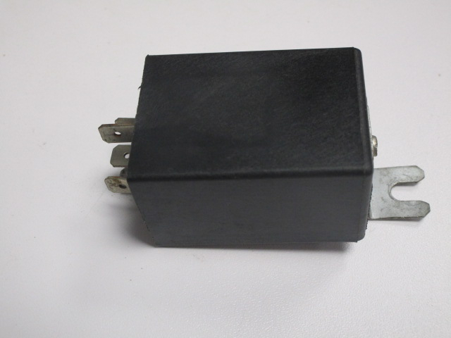 Blinkgeber 12 V, 2 + 1 (6 ) x 21 W  ( FER 8586.6 )