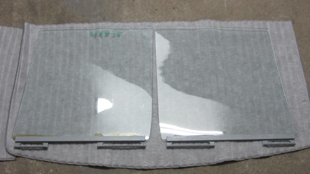 Türscheibe mit Fensterhebeschiene, hinten, rechts und links, Wartburg 353/ 1.3 ( Paar )