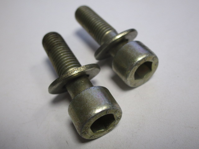 2 Stück ESKA-Innensechskantschrauben M10 x 40