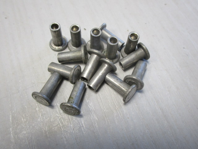 Hohlniete ( 15 Stück )  4 x 11 mm