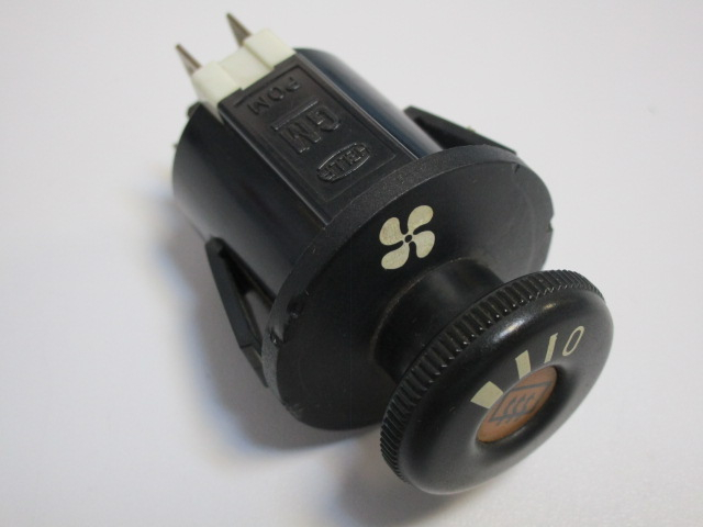 Schalter Heckscheibenheizung Opel 90 119 429